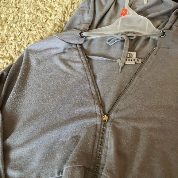 Cropped hoodie - Picture 2 of 4